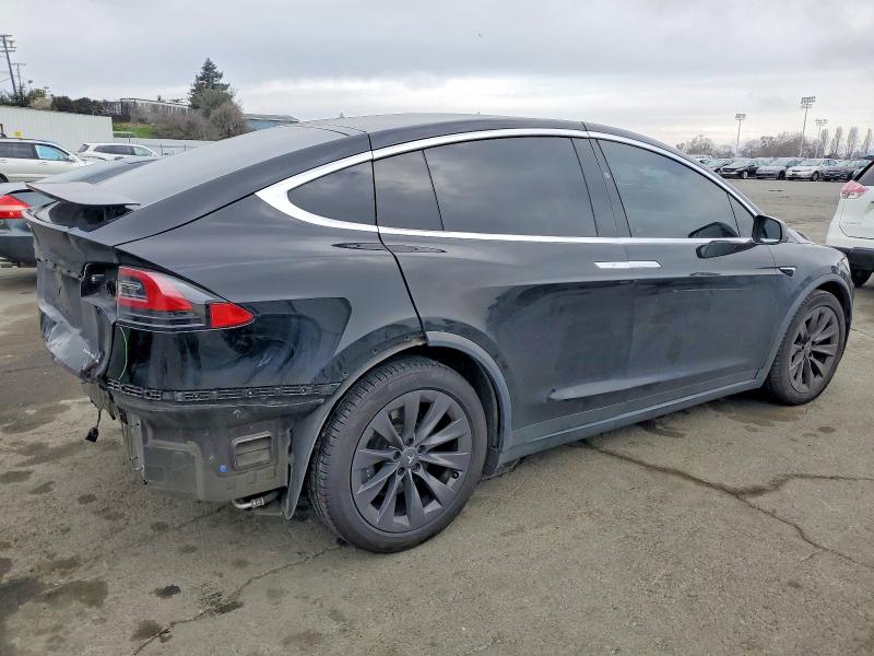 Photo 3 from auction – 2019 TESLA MODEL X with VIN 5YJXCAE20KF182860