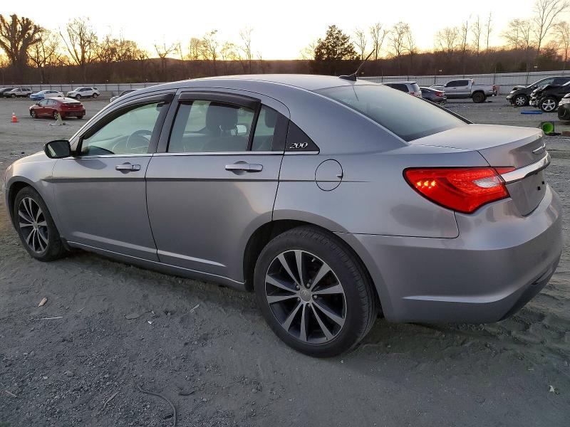 Photo 2 from auction – 2013 CHRYSLER 200 LIMITE with VIN 1C3CCBCG8DN555395