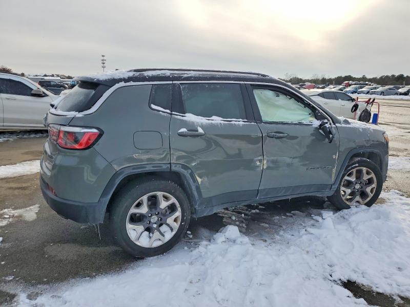 Photo 3 from auction – 2019 JEEP COMPASS with VIN 3C4NJDCB8KT741980