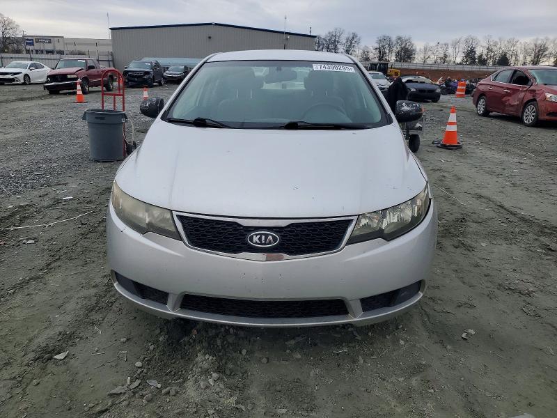 Photo 5 from auction – 2011 KIA FORTE with VIN KNAFU4A29B5373708