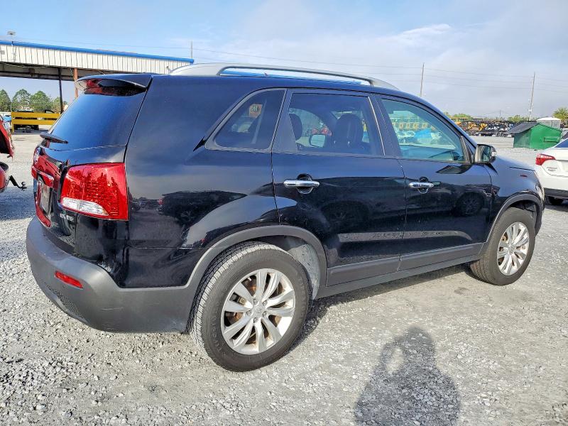 Photo 3 from auction – 2011 KIA SORENTO EX with VIN 5XYKU4A26BG001185