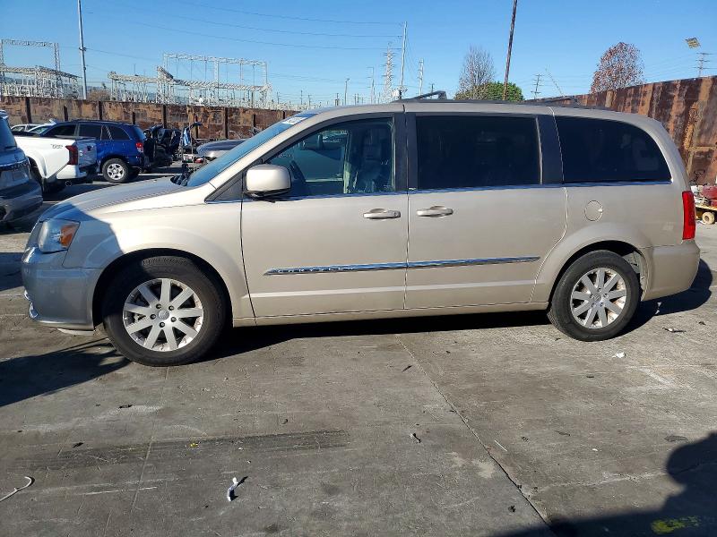 Photo 1 from auction – 2014 CHRYSLER TOWN & COU with VIN 2C4RC1BG6ER215636