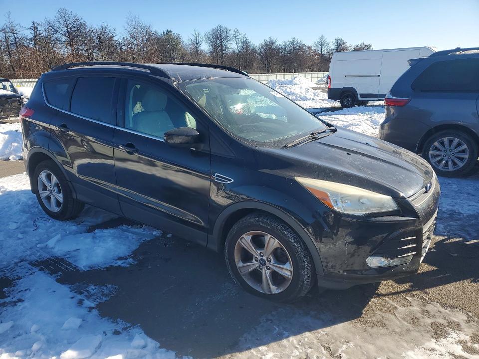Photo 4 from auction – 2014 FORD ESCAPE SE with VIN 1FMCU9GX2EUB26641