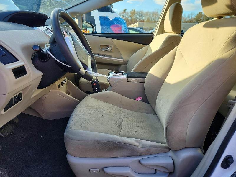 Photo 7 from auction – 2013 TOYOTA PRIUS V with VIN JTDZN3EU3D3209128
