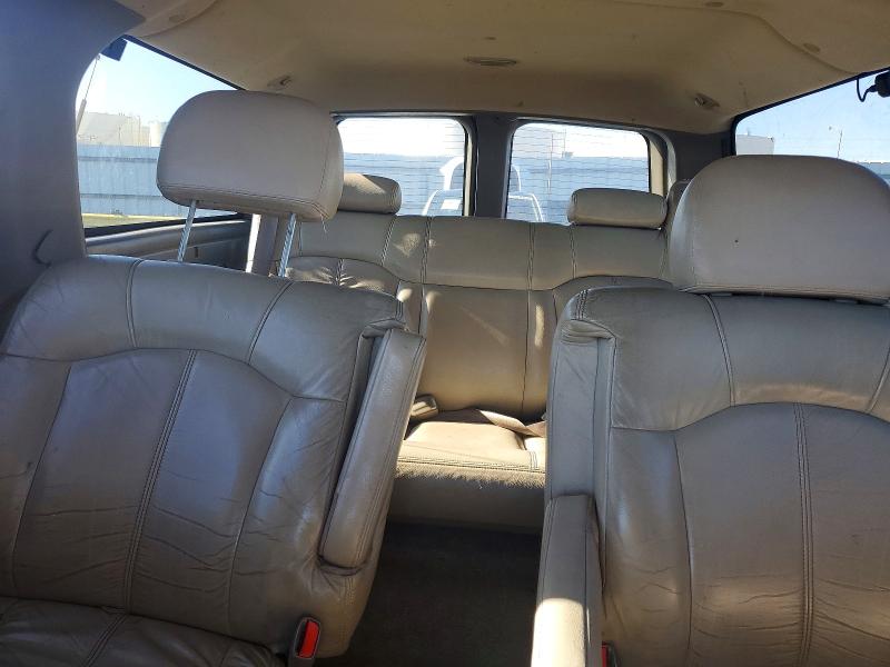 Photo 10 from auction – 2001 CHEVROLET SUBURBAN K with VIN 3GNFK16T91G217336