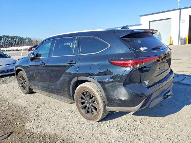 Photo 2 from auction – 2022 TOYOTA HIGHLANDER with VIN 5TDGZRAH1NS124599