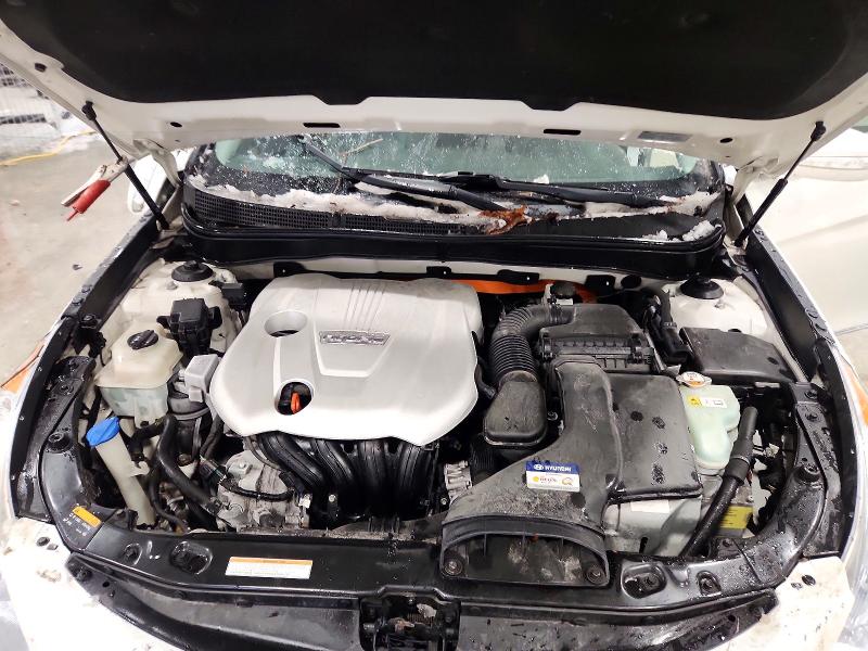 Photo 11 from auction – 2014 HYUNDAI SONATA with VIN KMHEC4A47EA115746