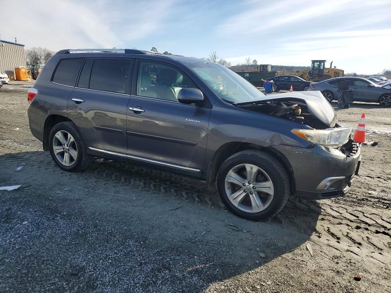 Photo 4 from auction – 2013 TOYOTA HIGHLANDER with VIN 5TDDK3EH6DS181295