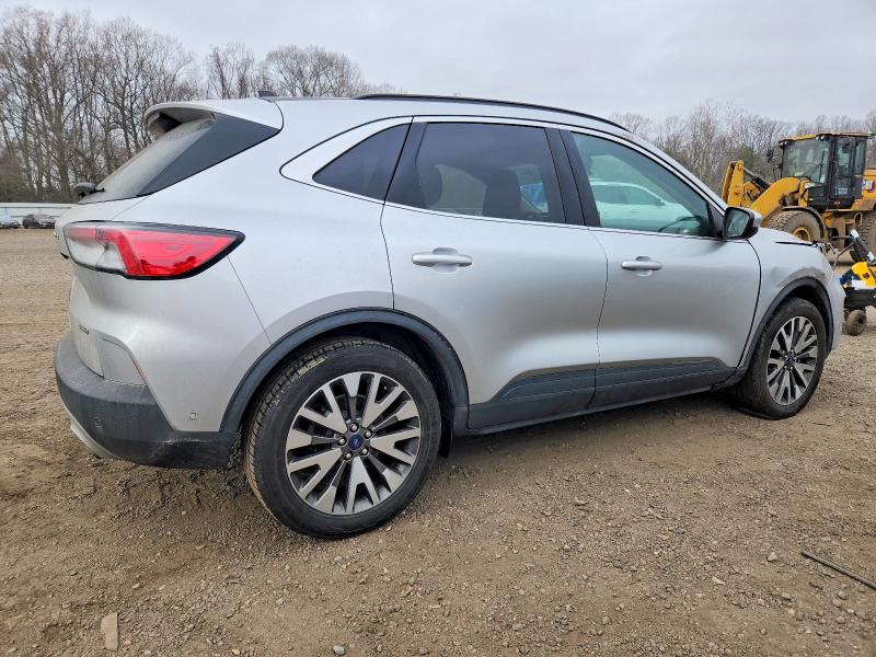 Photo 3 from auction – 2020 FORD ESCAPE with VIN 1FMCU9DZ3LUC11569