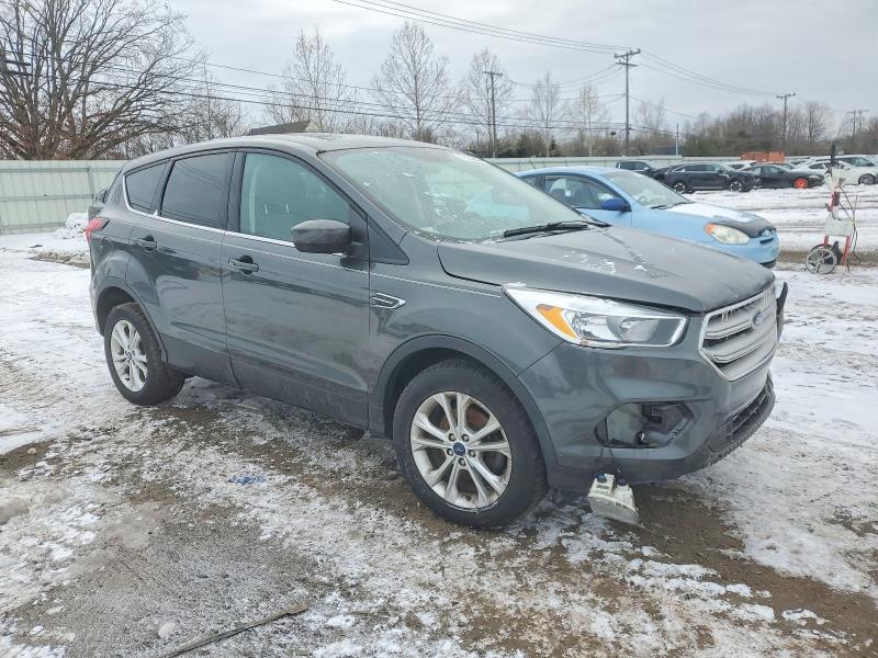 Photo 4 from auction – 2019 FORD ESCAPE SE with VIN 1FMCU0GD1KUB92577