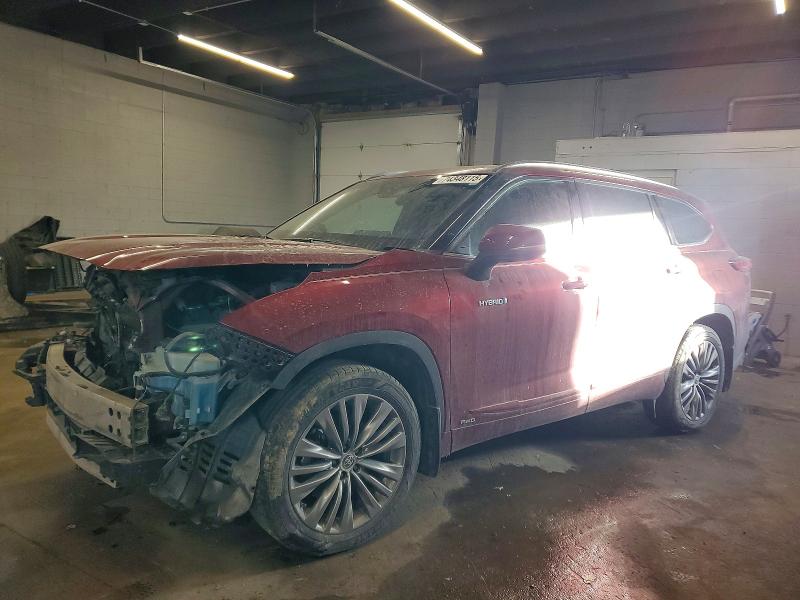 TOYOTA HIGHLANDER 2021 with VIN 5TDEBRCH4MS016405 - Photo from auction