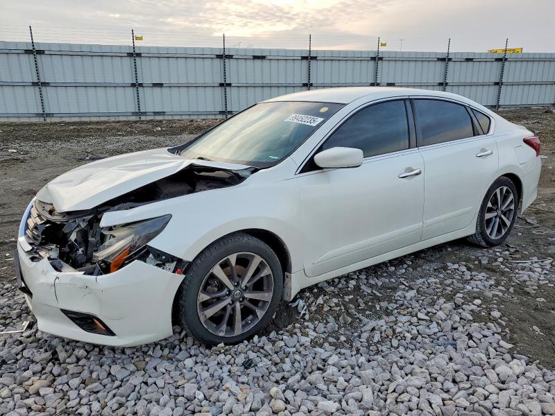 NISSAN ALTIMA 2.5 2017 with VIN 1N4AL3AP1HN304466 - Photo from auction