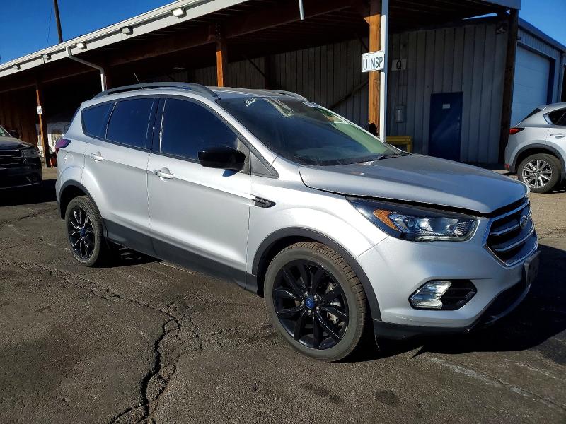 Photo 4 from auction – 2019 FORD ESCAPE SE with VIN 1FMCU9GD9KUC53713