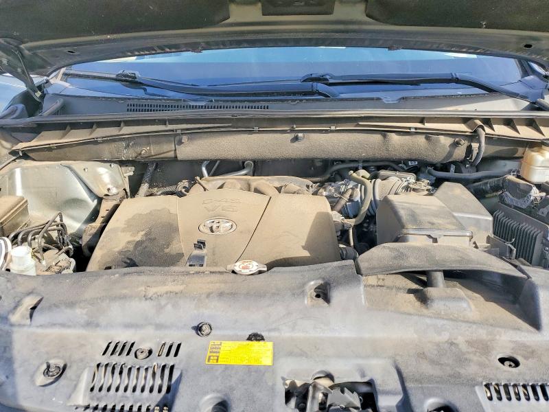 Photo 11 from auction – 2018 TOYOTA HIGHLANDER with VIN 5TDJZRFH5JS857599