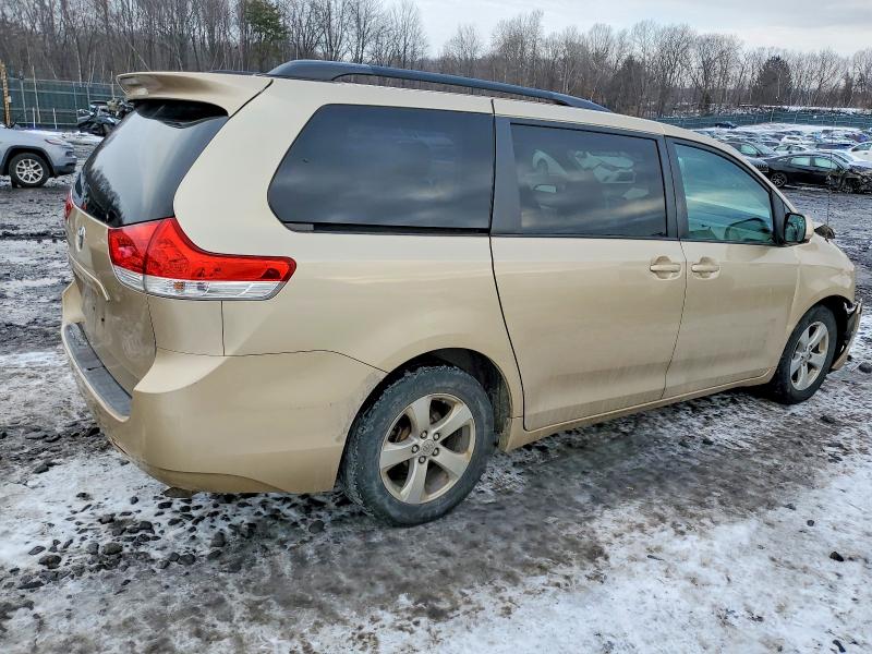 Photo 3 from auction – 2011 TOYOTA SIENNA LE with VIN 5TDKK3DC6BS037417