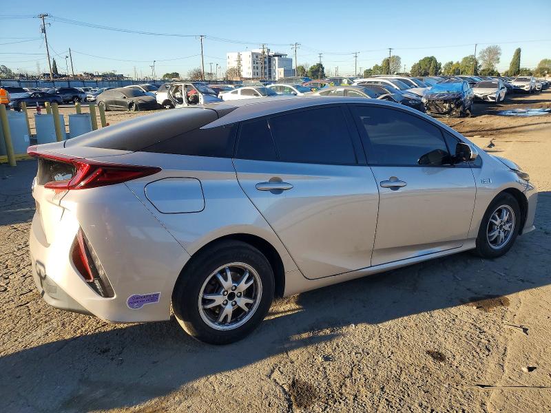 Photo 3 from auction – 2019 TOYOTA PRIUS PRIME with VIN JTDKARFP9K3112571