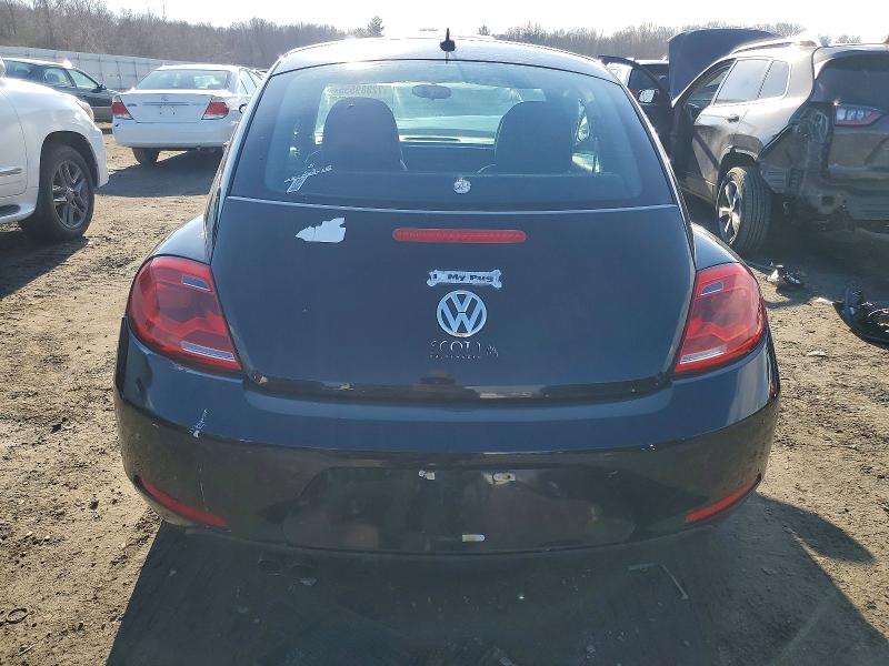Photo 6 from auction – 2015 VOLKSWAGEN BEETLE with VIN 3VWF17ATXFM651051