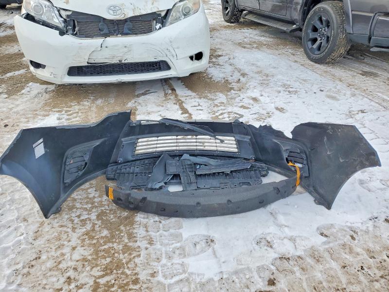Photo 12 from auction – 2015 TOYOTA COROLLA L with VIN 2T1BURHE2FC463953