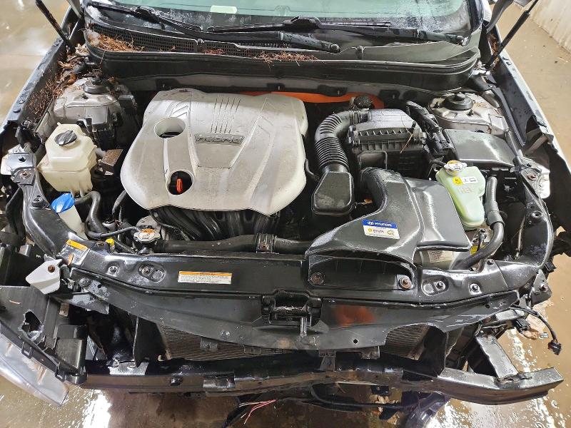 Photo 11 from auction – 2014 HYUNDAI SONATA HYB with VIN KMHEC4A42EA106744
