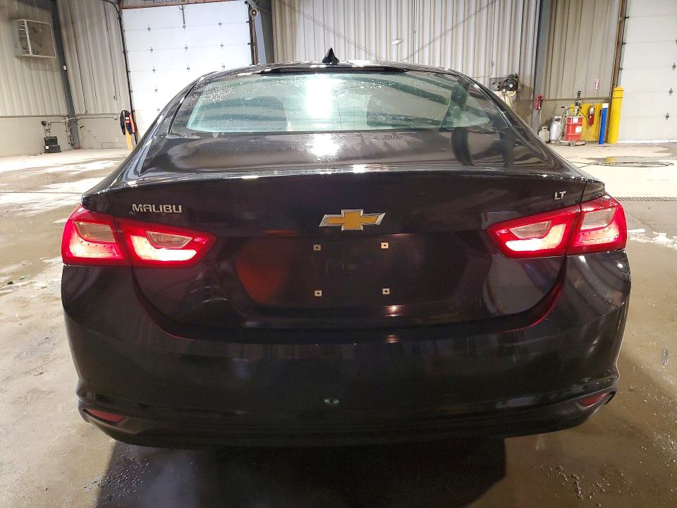 Photo 6 from auction – 2018 CHEVROLET MALIBU with VIN 1G1ZD5ST1JF221744