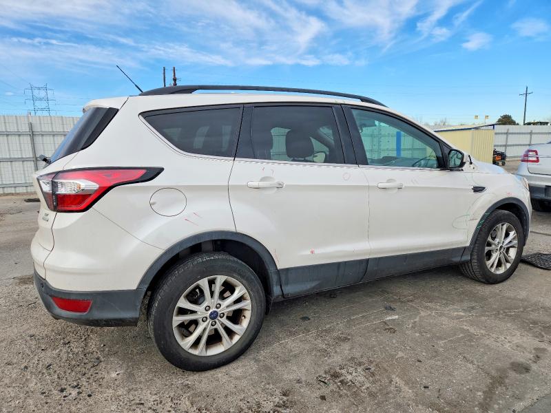 Photo 3 from auction – 2017 FORD ESCAPE with VIN 1FMCU0GD1HUB56767