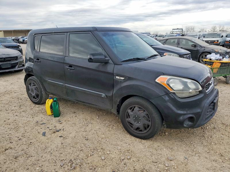 Photo 4 from auction – 2013 KIA SOUL with VIN KNDJT2A59D7591296