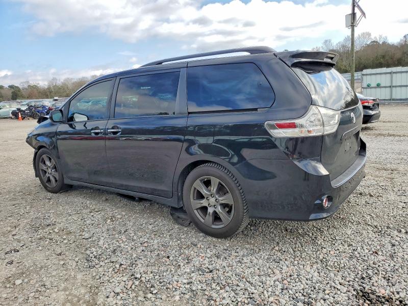 Photo 2 from auction – 2017 TOYOTA SIENNA with VIN 5TDXZ3DC6HS777205