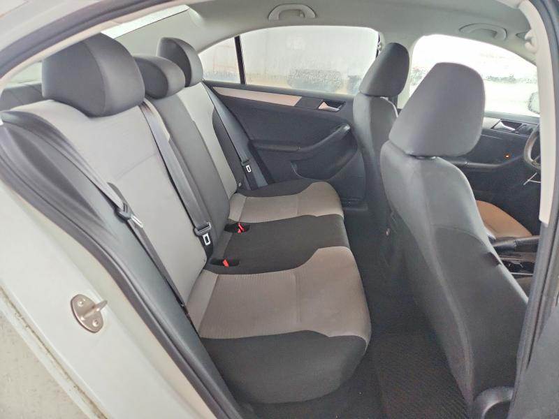 Photo 10 from auction – 2017 VOLKSWAGEN JETTA S with VIN 3VW2B7AJ6HM389963