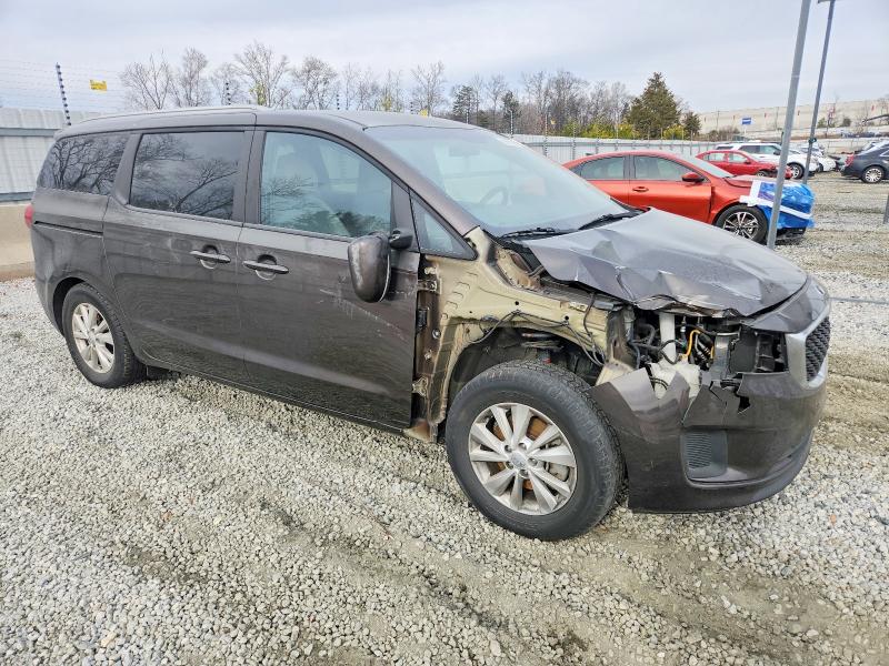 Photo 4 from auction – 2016 KIA SEDONA LX with VIN KNDMB5C16G6166155