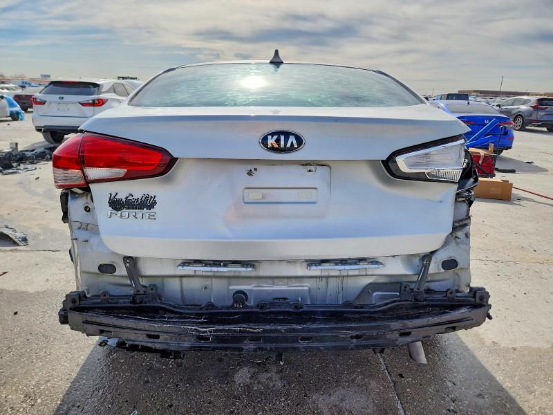 Photo 6 from auction – 2017 KIA FORTE LX with VIN 3KPFK4A74HE038907