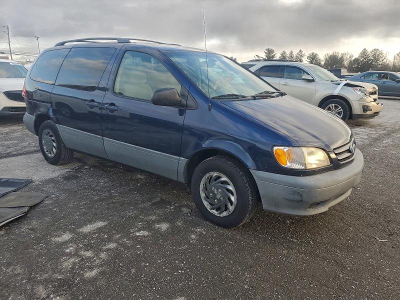 Photo 4 from auction – 2002 TOYOTA SIENNA LE with VIN 4T3ZF13C32U436731