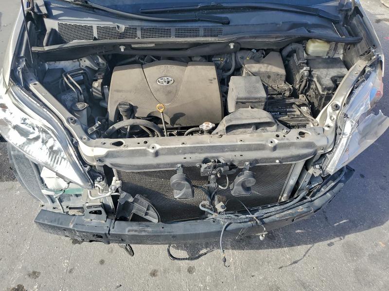 Photo 12 from auction – 2017 TOYOTA SIENNA XLE with VIN 5TDYZ3DC5HS832893