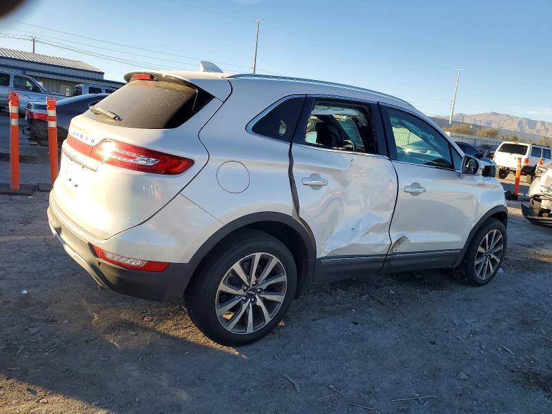 Photo 3 from auction – 2019 LINCOLN MKC RESERV with VIN 5LMCJ3D98KUL39758