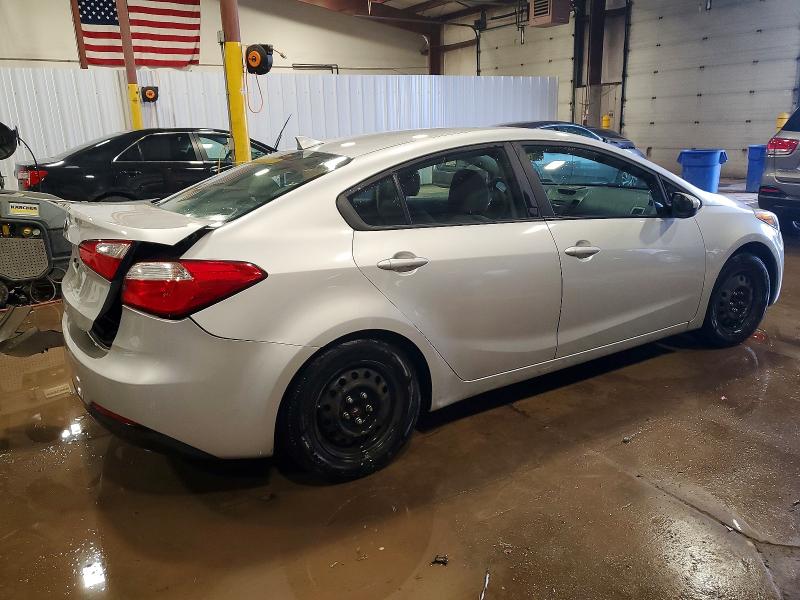 Foto 3 de la subasta – 2016 KIA FORTE con VIN KNAFK4A66G5529736