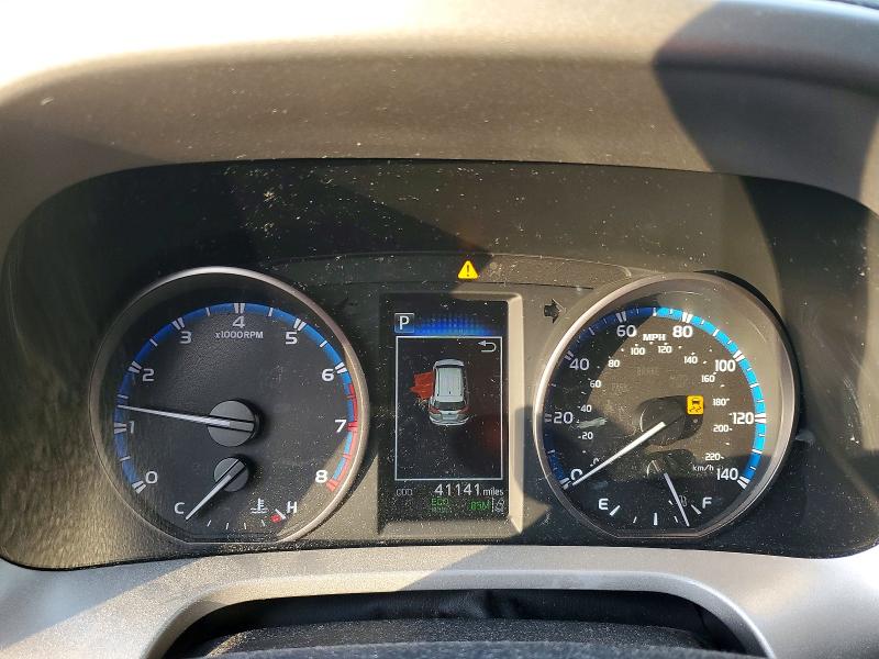 Photo 9 from auction – 2018 TOYOTA RAV4 with VIN 2T3RFREV3JW856842