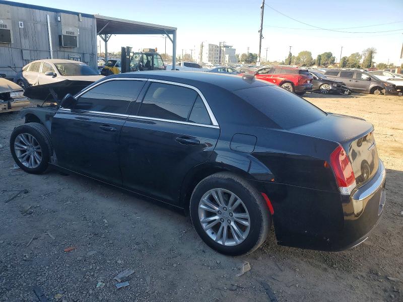 Photo 2 from auction – 2018 CHRYSLER 300 with VIN 2C3CCAAG7JH209047