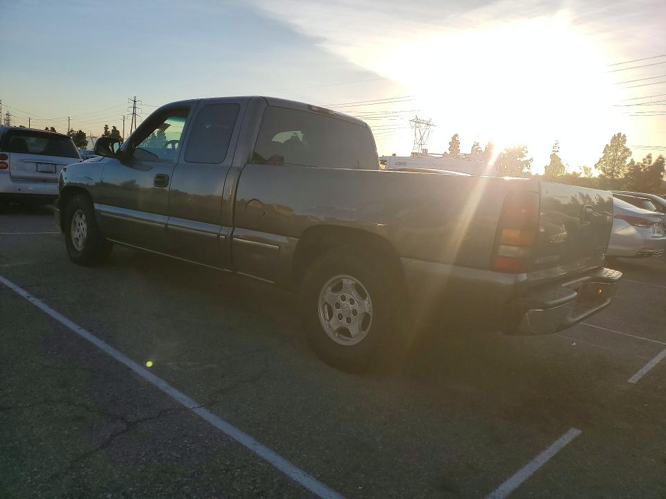 Photo 2 from auction – 2002 CHEVROLET SILVERADO with VIN 2GCEC19T821185891