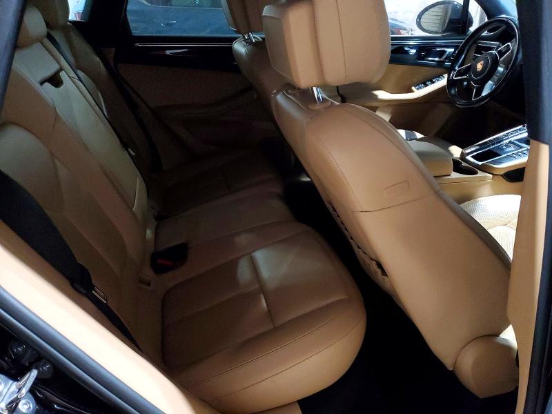 Photo 11 from auction – 2017 PORSCHE MACAN with VIN WP1AA2A51HLB01905