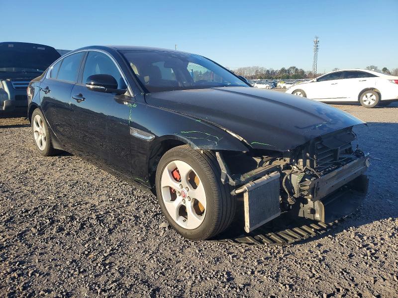 Photo 4 from auction – 2018 JAGUAR XE with VIN SAJAR4FX7JCP38806