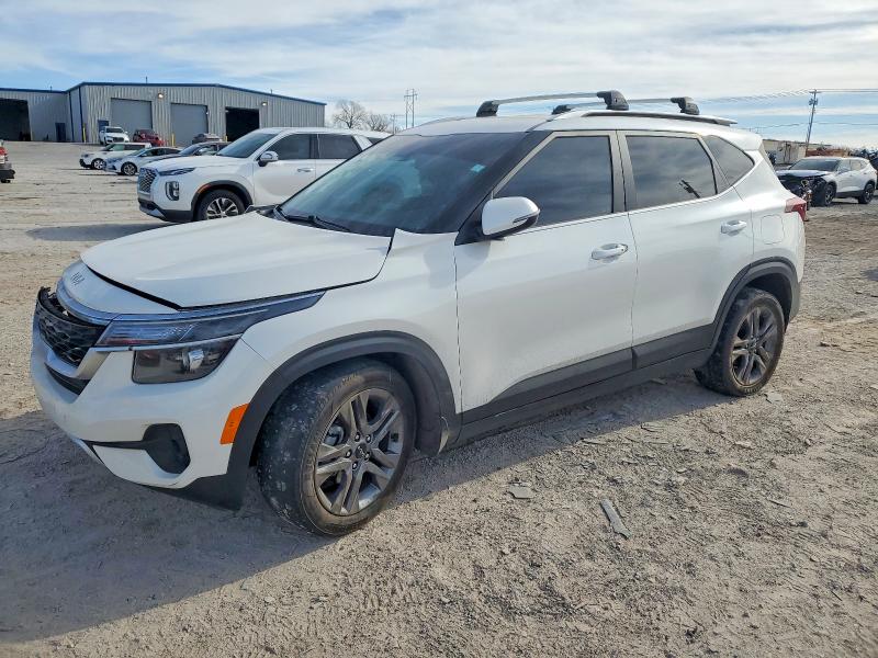 KIA SELTOS S 2022 z numerem VIN KNDEU2AA5N7306364 - Zdjęcie z aukcji