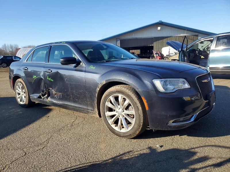 Photo 4 from auction – 2015 CHRYSLER 300 LIMITE with VIN 2C3CCARG9FH904657