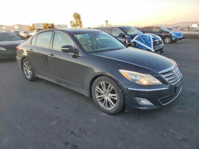 Photo 4 from auction – 2014 HYUNDAI GENESIS 3. with VIN KMHGC4DD9EU262587