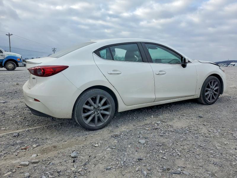 Photo 3 from auction – 2018 MAZDA 3 with VIN 3MZBN1V39JM189875