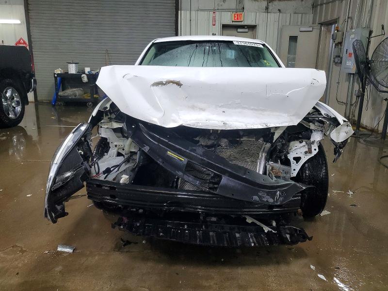 Photo 5 from auction – 2015 NISSAN SENTRA S with VIN 3N1AB7AP1FY221224