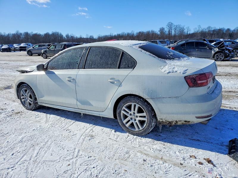 Zdjęcie 2 z aukcji – 2017 VOLKSWAGEN JETTA z VIN 3VW2B7AJ9HM240446