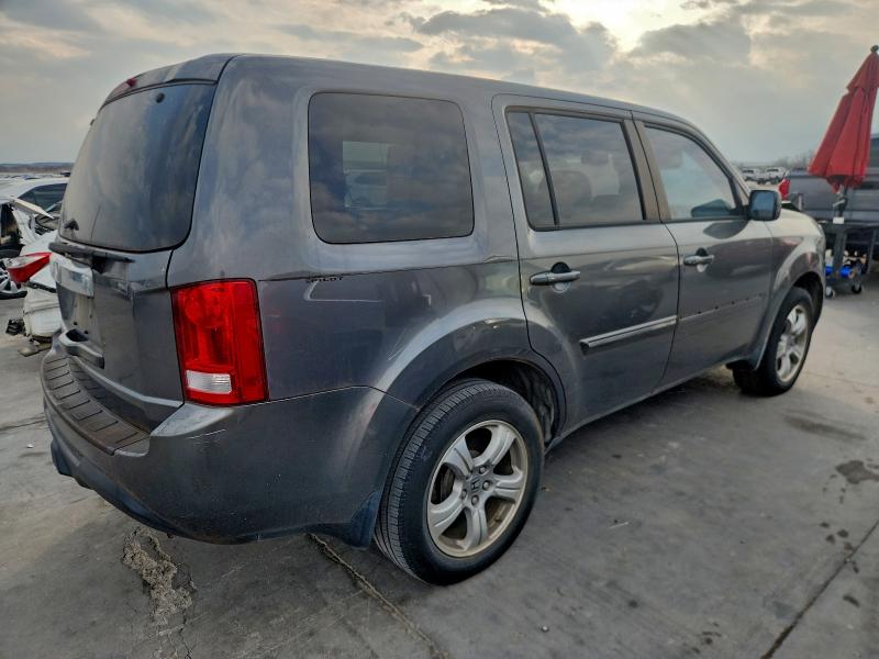 Фото 3 с аукциона – 2012 HONDA PILOT EXL с VIN 5FNYF3H59CB034463