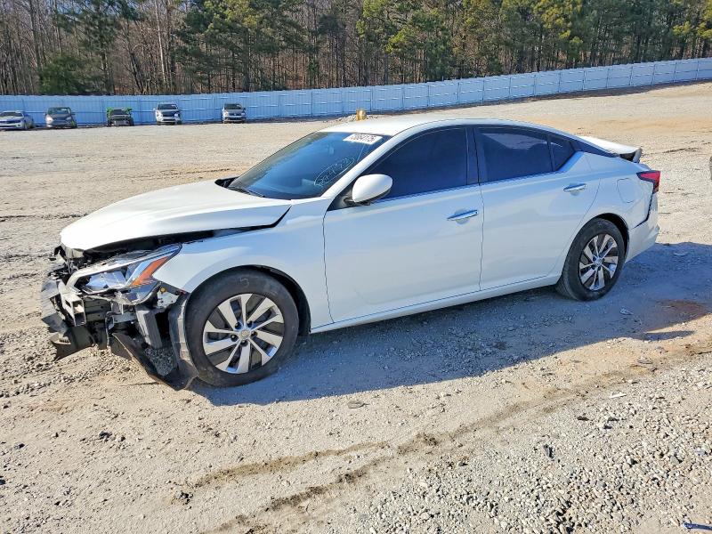 NISSAN ALTIMA 2019 with VIN 1N4BL4BV3KC232955 - Photo from auction