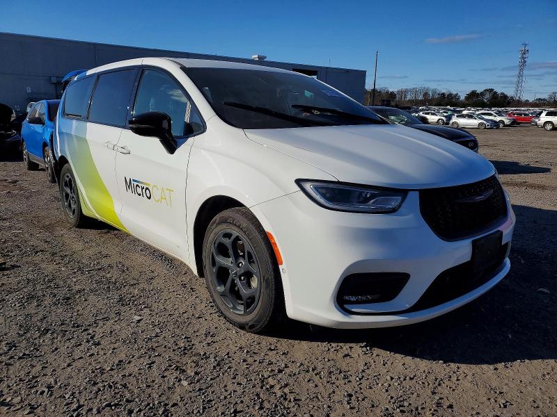 Photo 4 from auction – 2024 CHRYSLER PACIFICA with VIN 2C4RC1S76RR137851