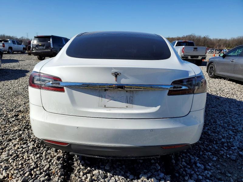 Photo 6 from auction – 2015 TESLA MODEL S with VIN 5YJSA1E13FF104439