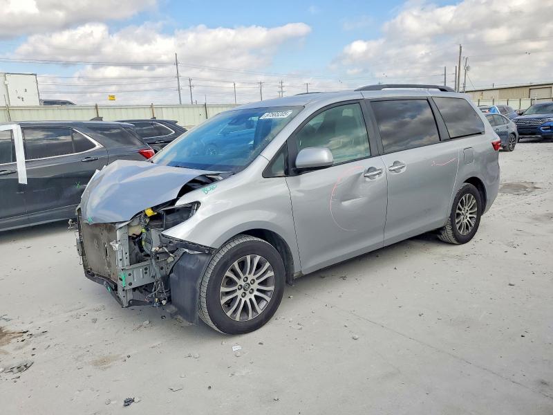 TOYOTA SIENNA XLE 2018 with VIN 5TDYZ3DC7JS901976 - Photo from auction